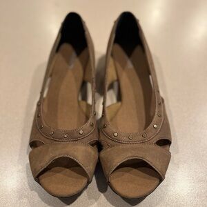Skechers Brown Peep-Toe Flats